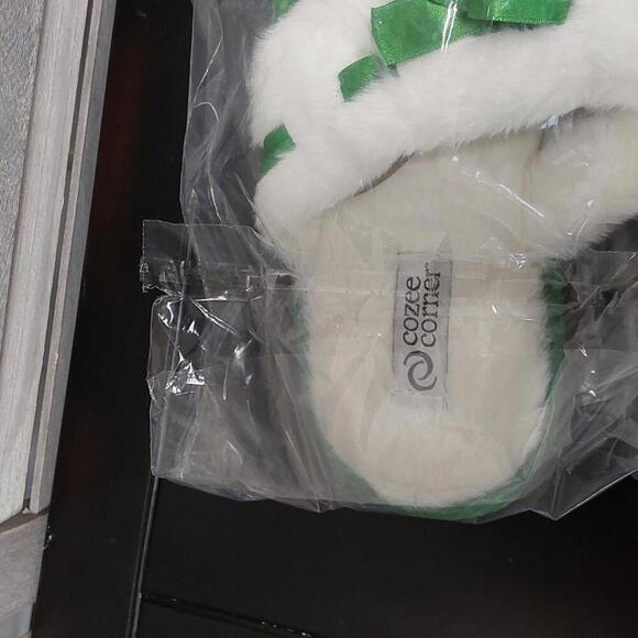 Sarah Slipper | Cozee Corner | Medium - Picture 3 of 6